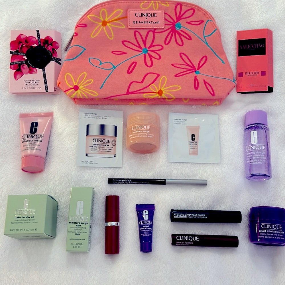 Clinique Makeup Kit & Bag NWT